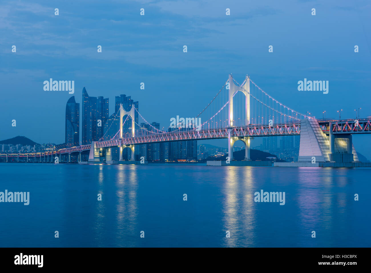 Pont Gwangan , ville de Busan en Corée du Sud. Banque D'Images