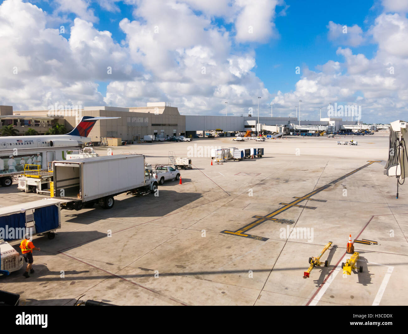 Plate-forme de l'Aéroport International de Fort Lauderdale Hollywood en Floride, USA Banque D'Images