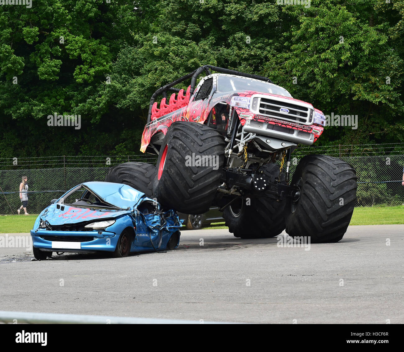 L'esprit lorsque vous stationnez, Dragon Rouge, monster truck, American Speedfest IV, Brands Hatch, juin 2016, automobiles, Autosport, voitures, ci Banque D'Images