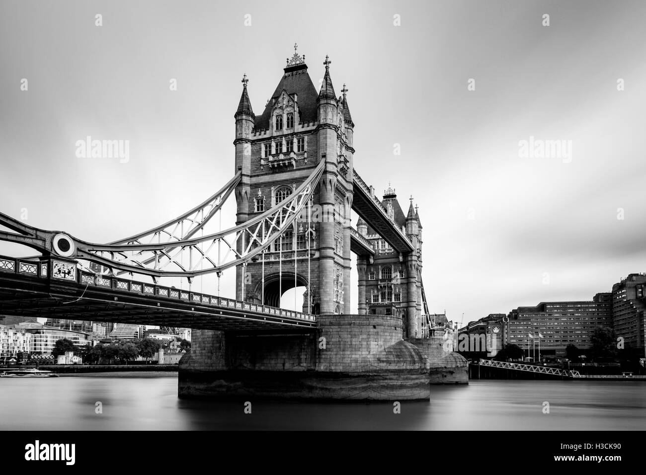 Le Tower Bridge et la Tamise, Londres, Angleterre Banque D'Images