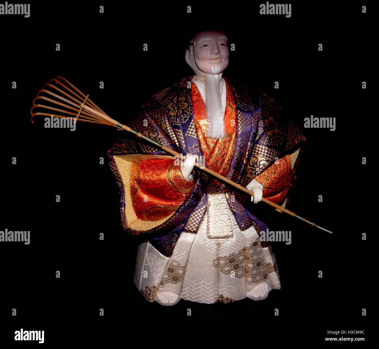 L'Antique Kimekomi poupée Japonaise vieil homme Jo et vieille femme Uba représentant un jeu de Noh, 'Le vieux couple de la Takasago'. Banque D'Images