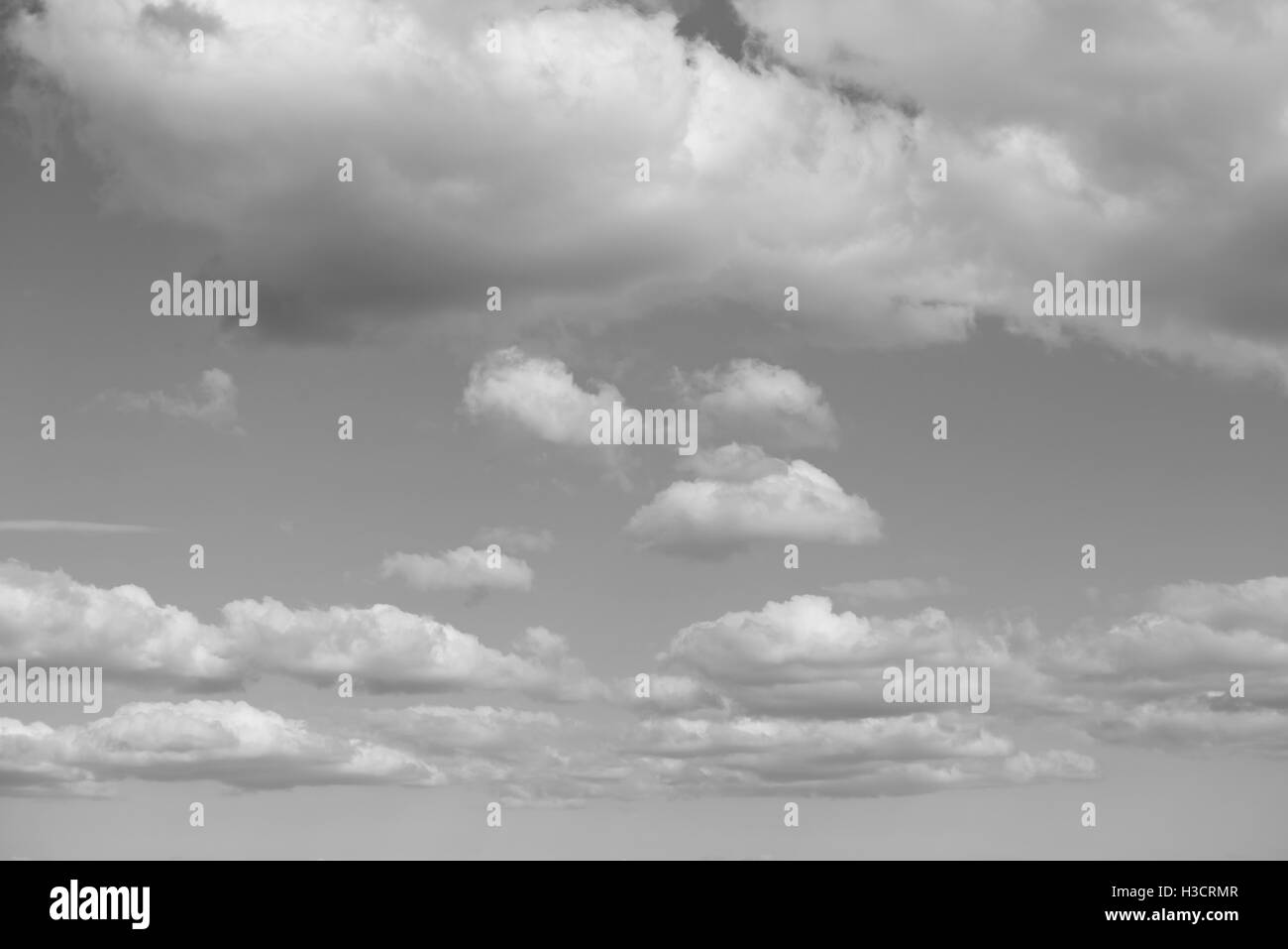 Le noir et blanc des nuages et du ciel Banque D'Images
