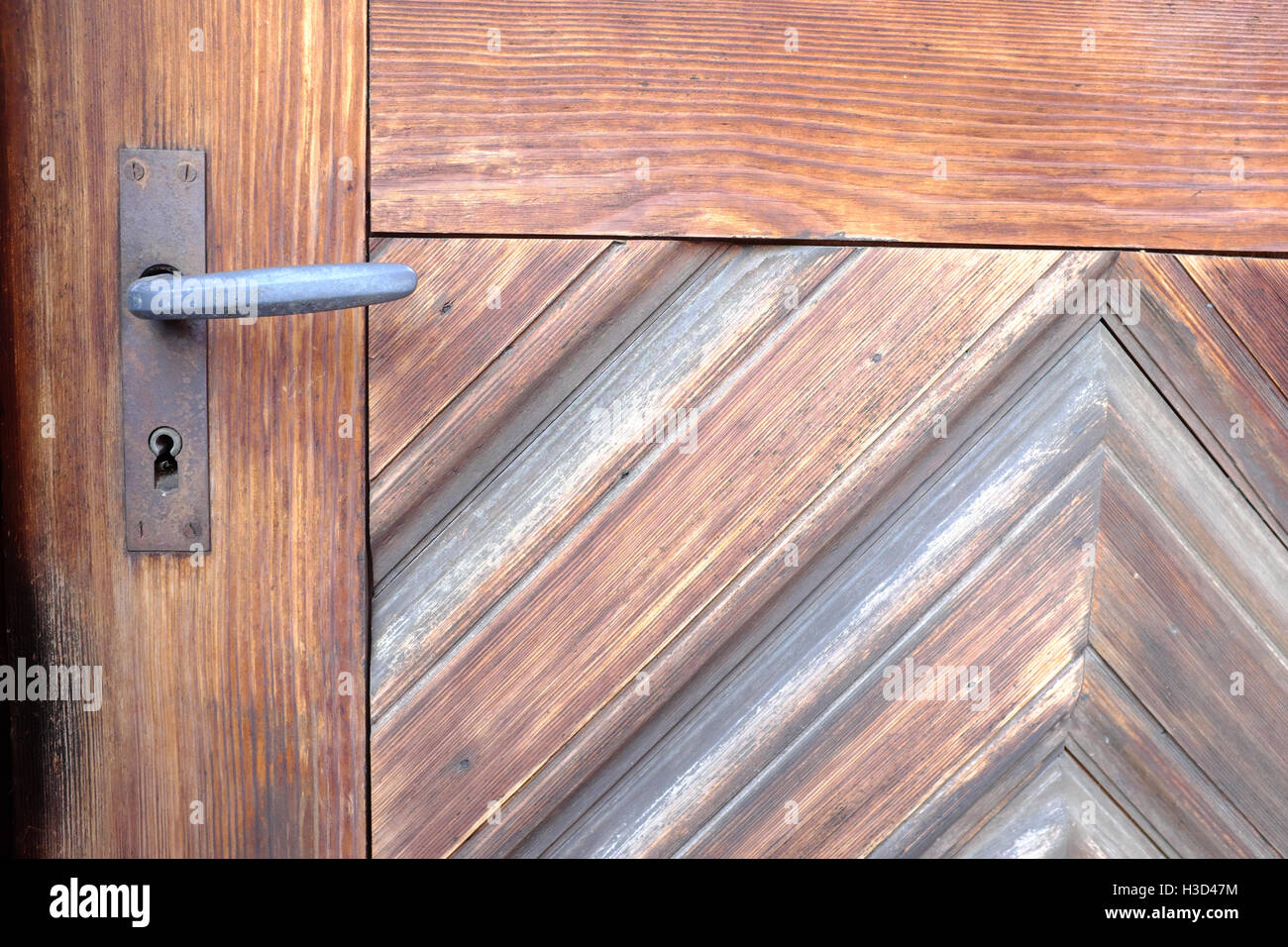 Une vieille porte comme vu à Kaysersberg, France. Banque D'Images