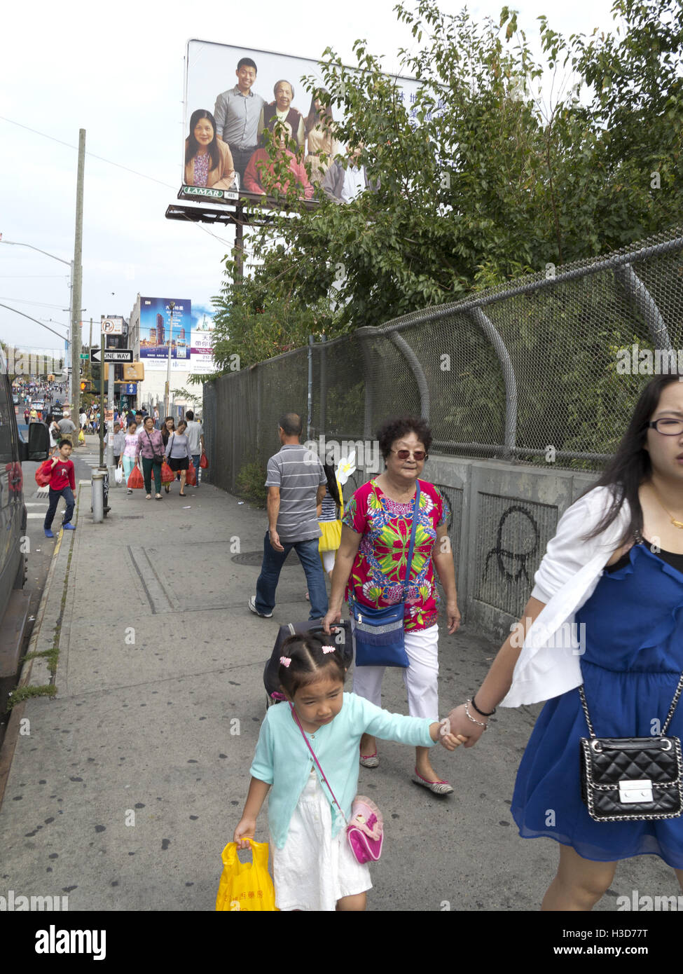 Scène de rue dans le quartier chinois dans le Sunset Park de Brooklyn, New York, 2016. Banque D'Images