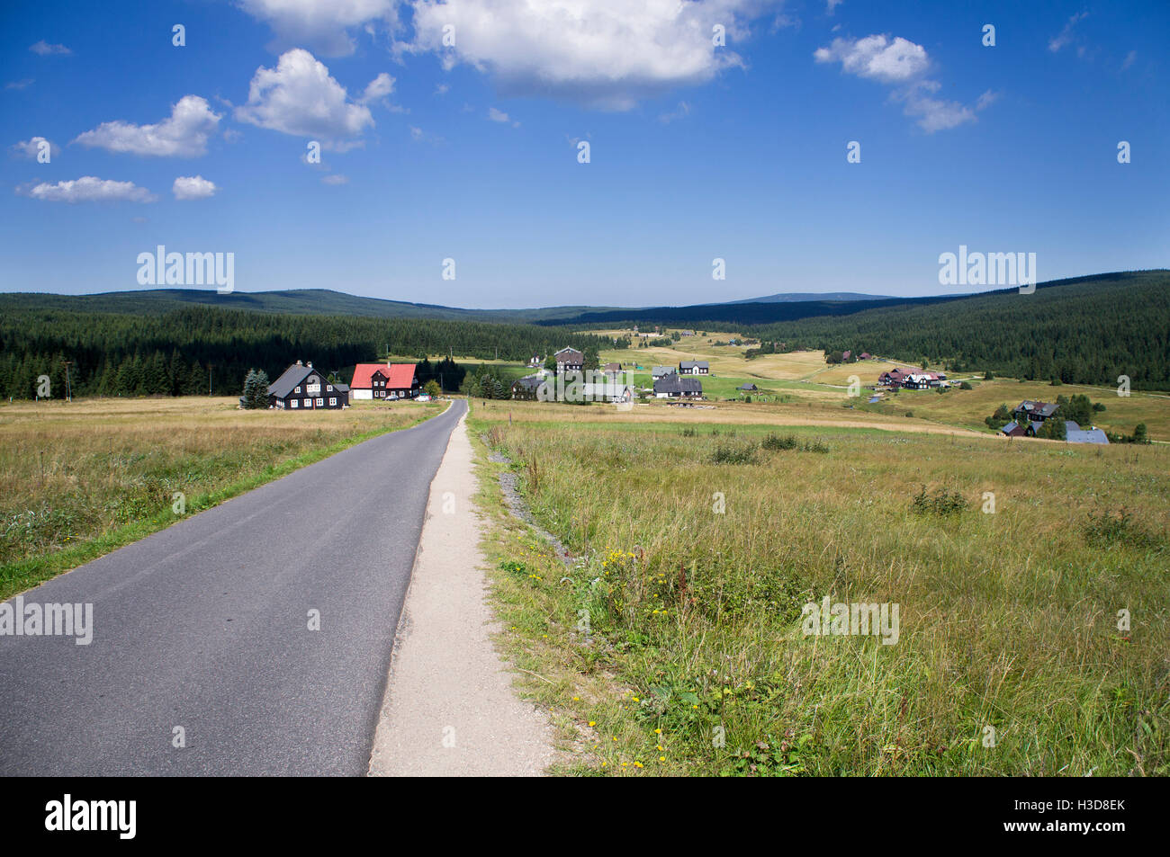 Pansky dum et Pyramida complexe (hôtel, pension, appartement) dans la région de Jizerka Banque D'Images