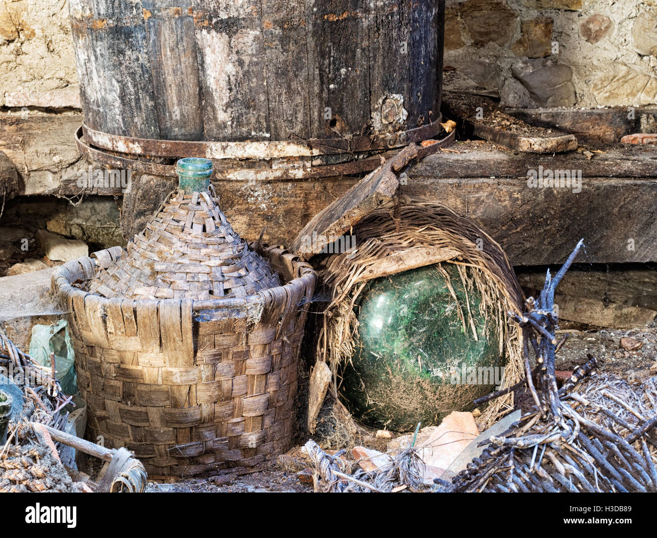 Vinification rural en Italie - patrimoine aujourd'hui de plus en plus abandonné. Banque D'Images