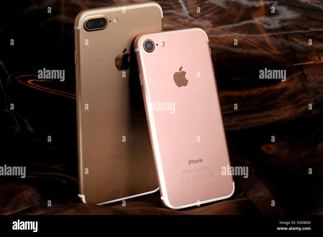 L'iPhone 7 d'iPhone 7 rose et plus Banque D'Images
