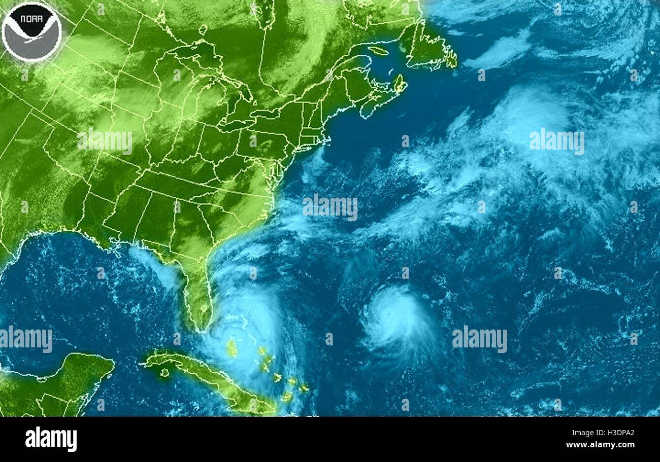 Silver Spring, Maryland, United States. 06 Oct, 2016. Colorisées sur mesure la lumière visible image de l'océan Atlantique Nord-Ouest prises par le satellite météo NOAA GOES at 15:45 UTC (11:45 PM EST) de l'Ouragan Matthew s'adressent à l'Etat de Floride, le 6 octobre 2016. NOAA Crédit Document/Gado/Alamy Live News. Banque D'Images