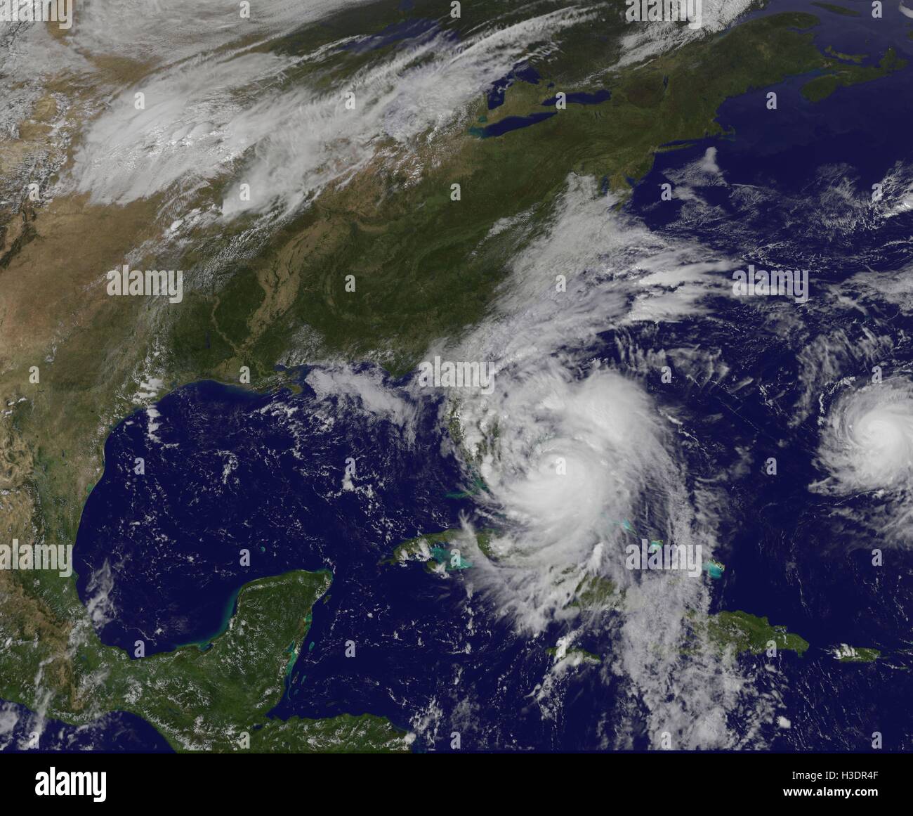 Silver Spring, Maryland, United States. 06 Oct, 2016. Image en vraies couleurs de l'Atlantique Nord Ouest, montrant l'Ouragan Matthew s'adressent à l'Etat de Floride, prises par le satellite météo NOAA GOES at 18:55 UTC (2:55pm EST), le 6 octobre 2016. NOAA Crédit Document/Gado/Alamy Live News. Banque D'Images