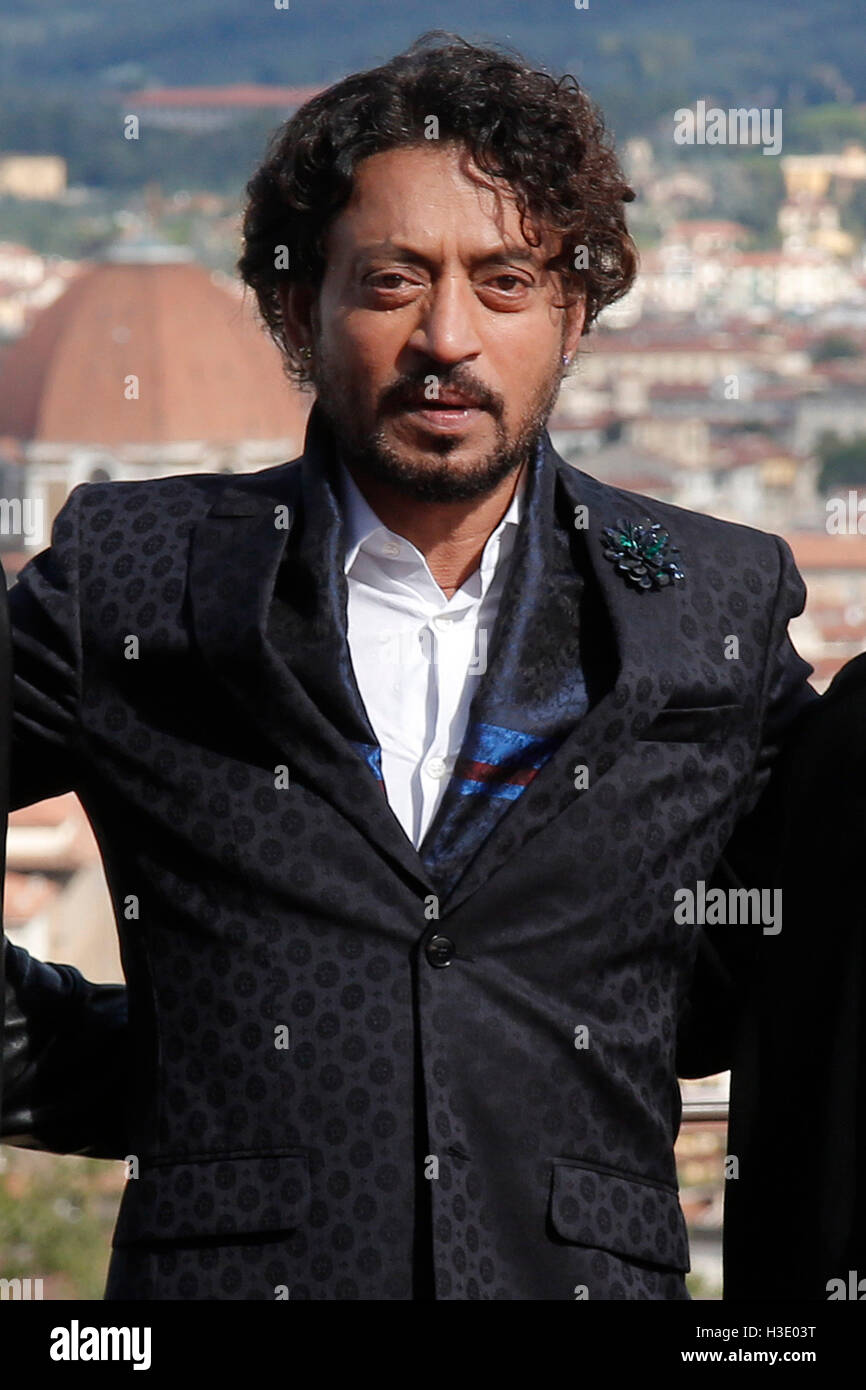 Florence, Italie. 7 octobre, 2016. Shah rukh Khan Florence 7 octobre 2016. 'Inferno' Photocall du Forte Belvedere. Dans l'arrière-plan le panorama de Florence. Foto Samantha Zucchi Insidefoto insidefoto Crédit : srl/Alamy Live News Banque D'Images