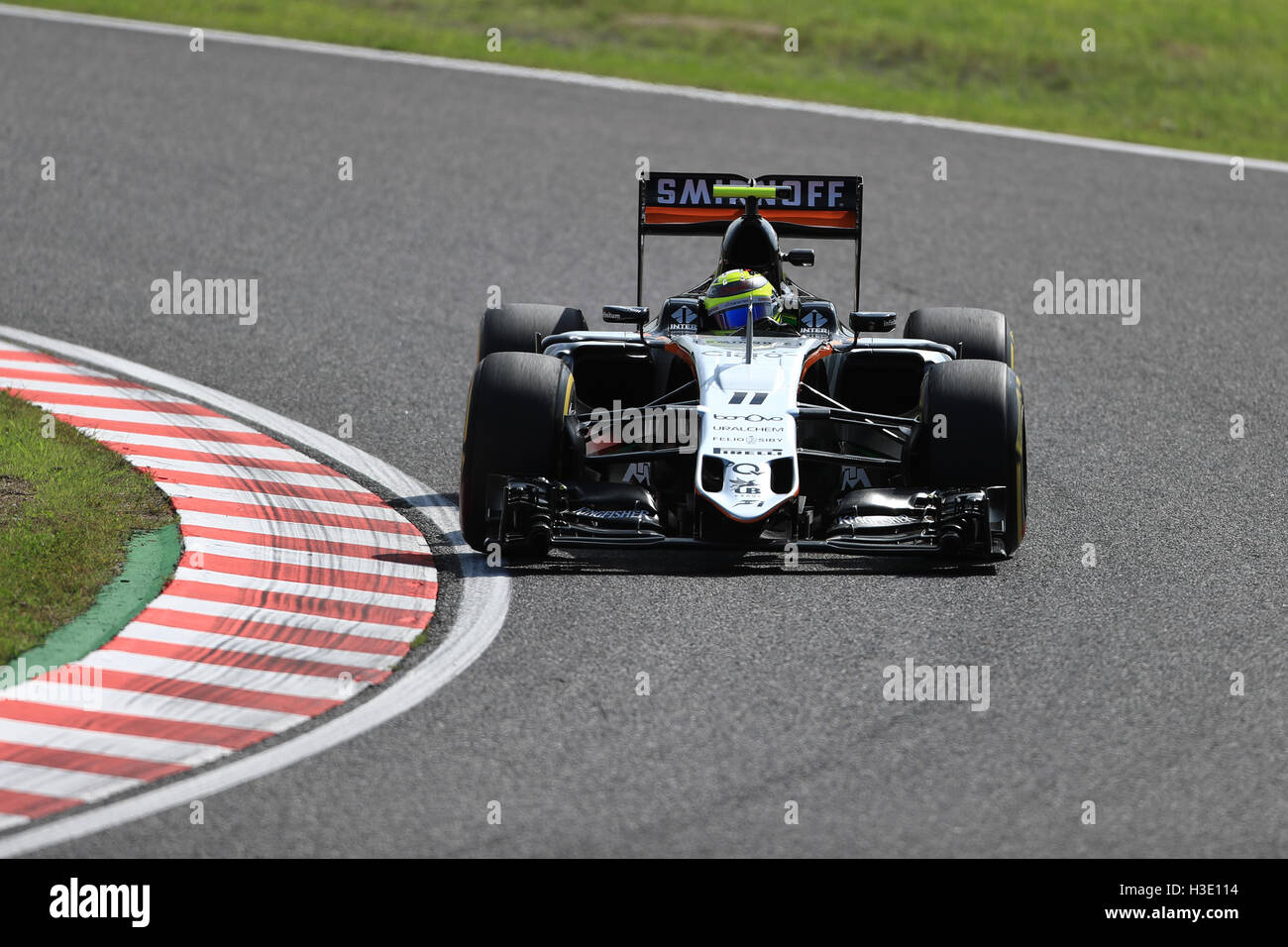 Le circuit de Suzuka, au Japon. 07Th Oct, 2016. Grand Prix de Formule Un du Japon. La pratique libre. Sahara Force India VJM09 - Sergio Perez : Action Crédit Plus Sport/Alamy Live News Banque D'Images