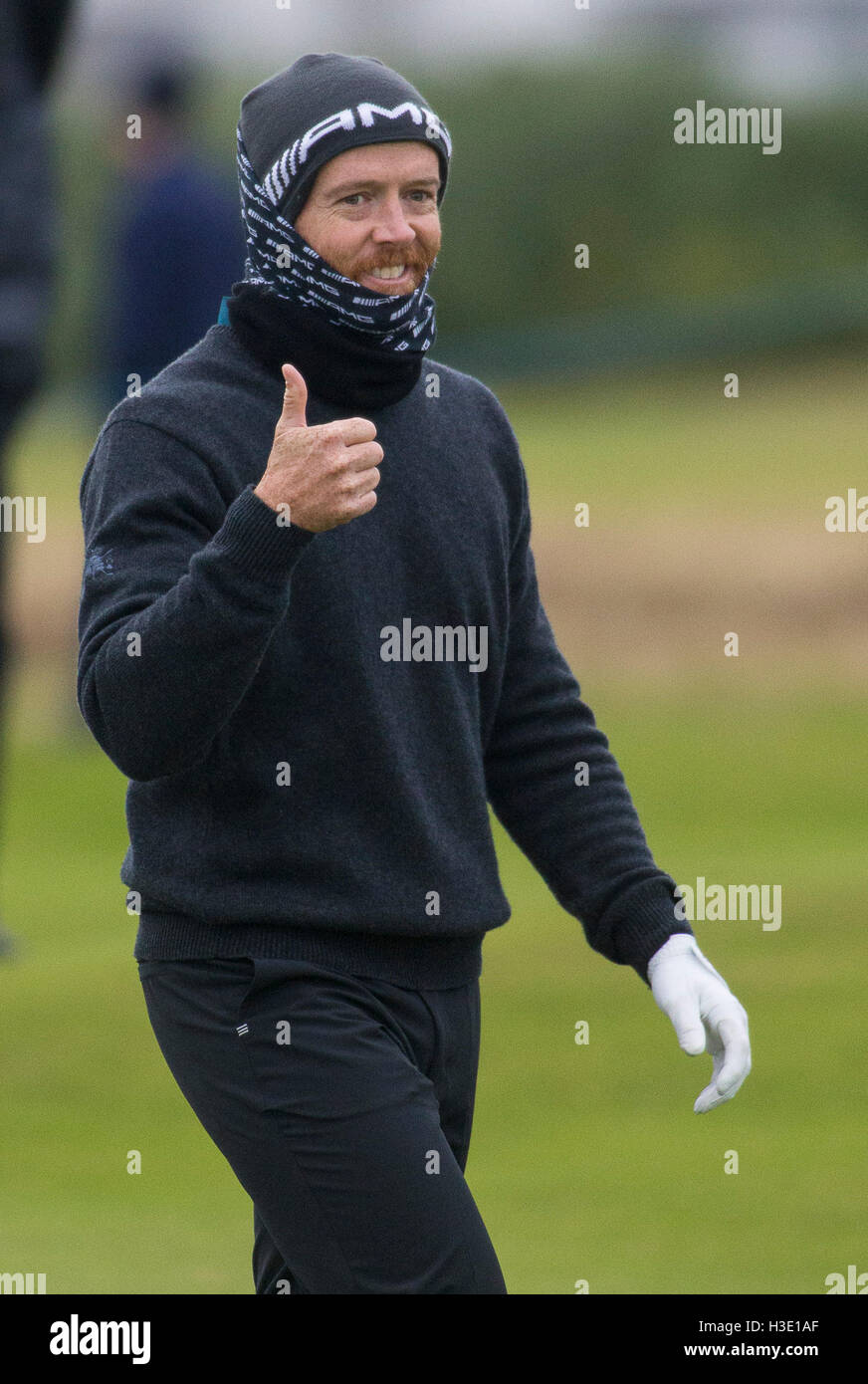 Carnoustie Golf Course, Fife, en Écosse. 07Th Oct, 2016. Alfred Dunhill Links Championship Golf 2ème tour. Dave Farrell marche sur la 13e vert Credit : Action Plus Sport/Alamy Live News Banque D'Images