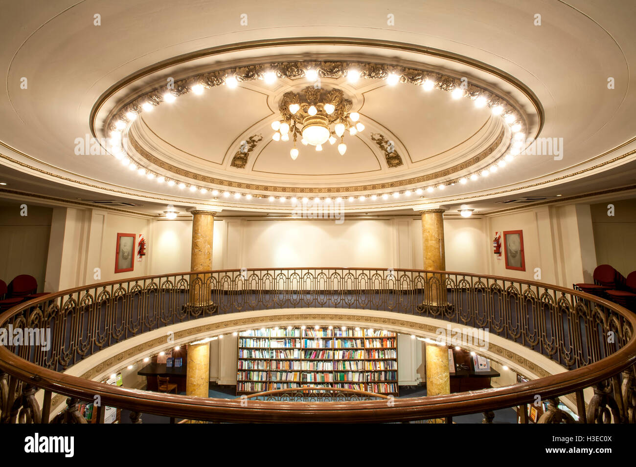 L'intérieur, El Ateneo Grand Splendid bookstore (ancien théâtre), Buenos Aires, Argentine Banque D'Images