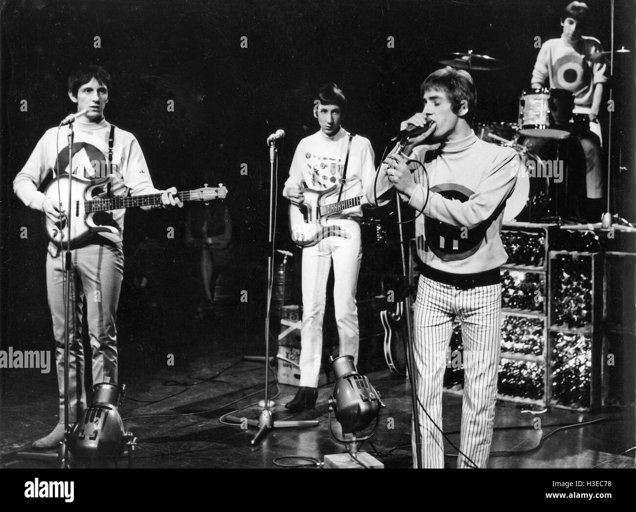 La télévision néerlandaise sur l'OMS en 1964. De gauche à droite : John Entwistle, Pete Townshend, Roger Daltrey, Keith Moon Banque D'Images