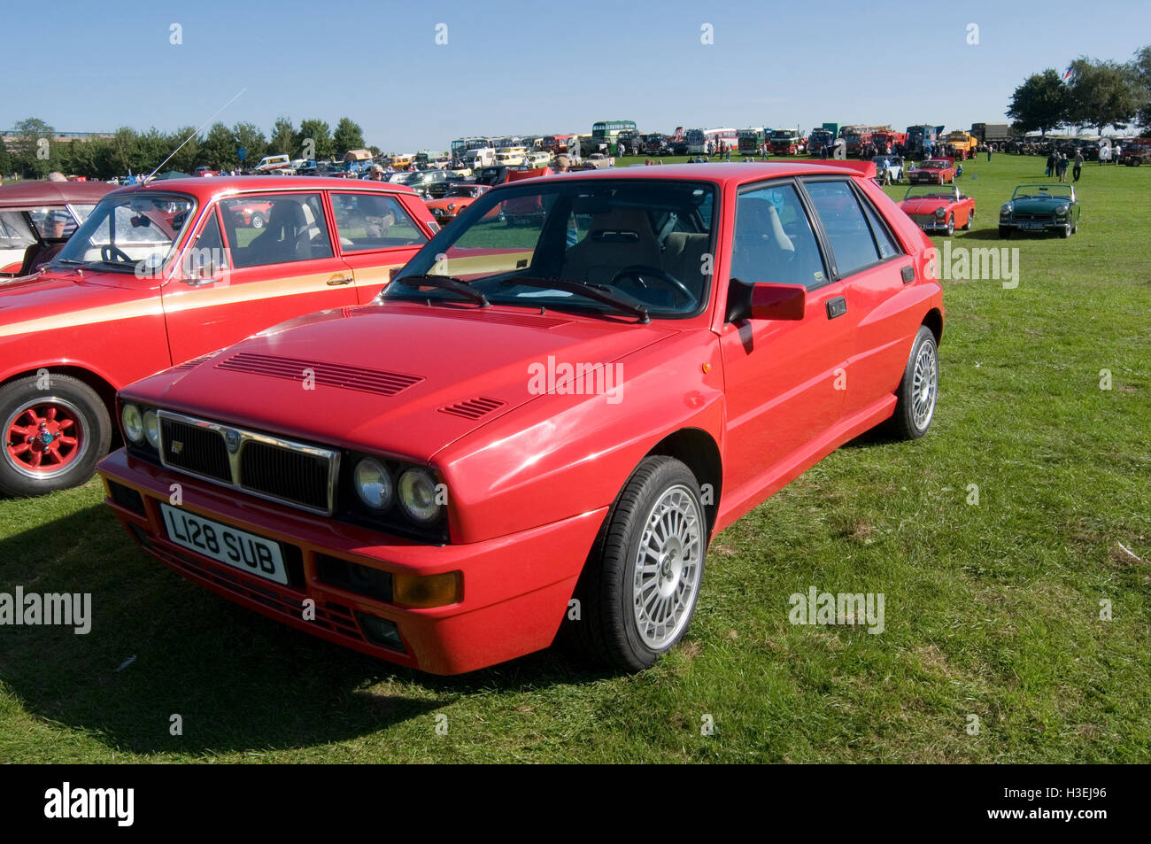 Lancia integrale de la route sur la voiture de rallye Banque D'Images