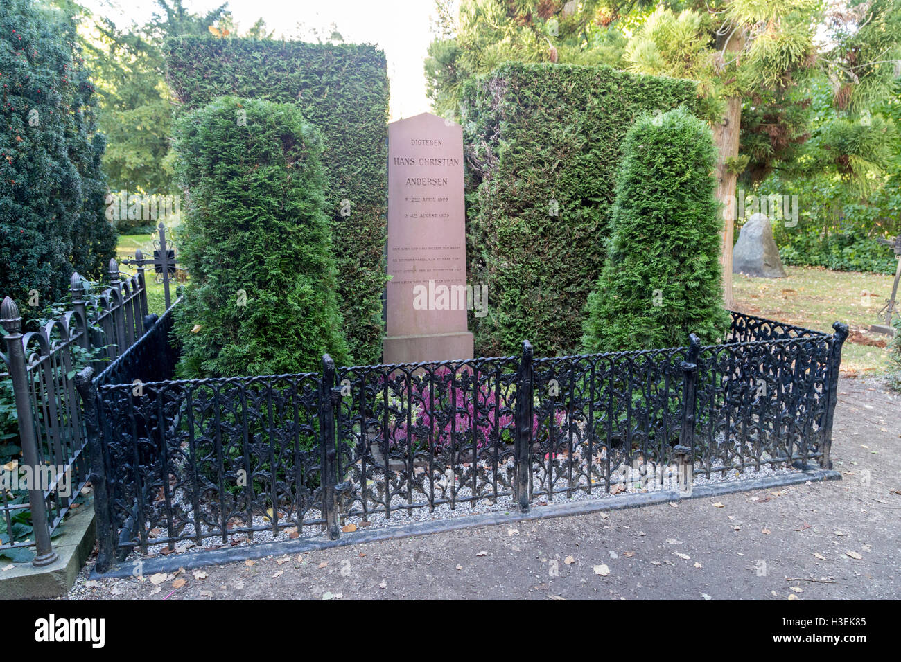 Copenhague, Danemark - 04 octobre, 2016 : La tombe du célèbre auteur danois Hans Christian Andersen Banque D'Images Copenhague, Danemark - 04 octobre, 2016 : La tombe du célèbre auteur danois Hans Christian Andersen Banque D'Images