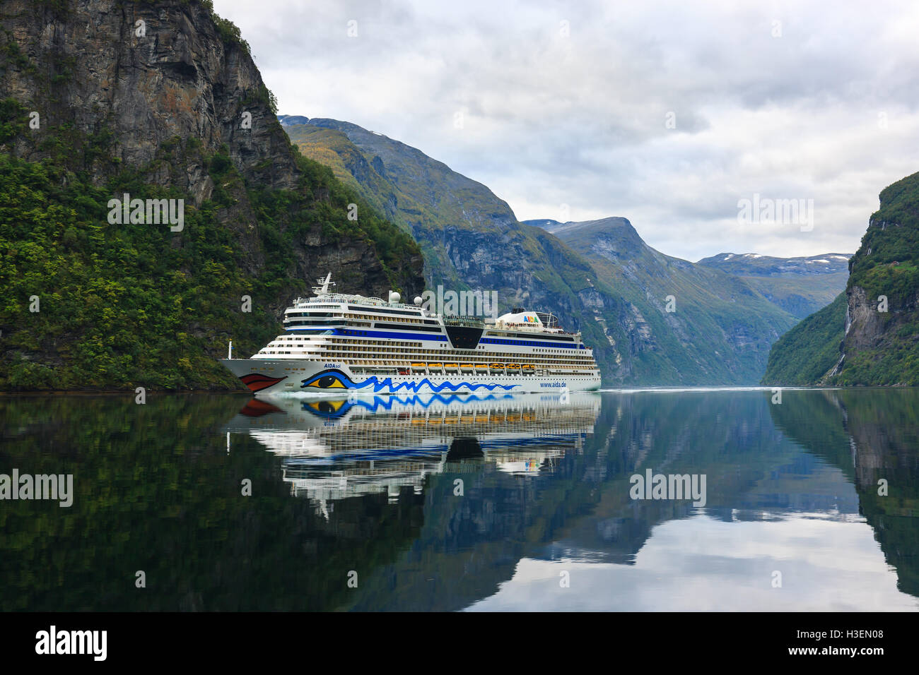 La croisière en sol aida le Geirangerfjord, Norvège Banque D'Images