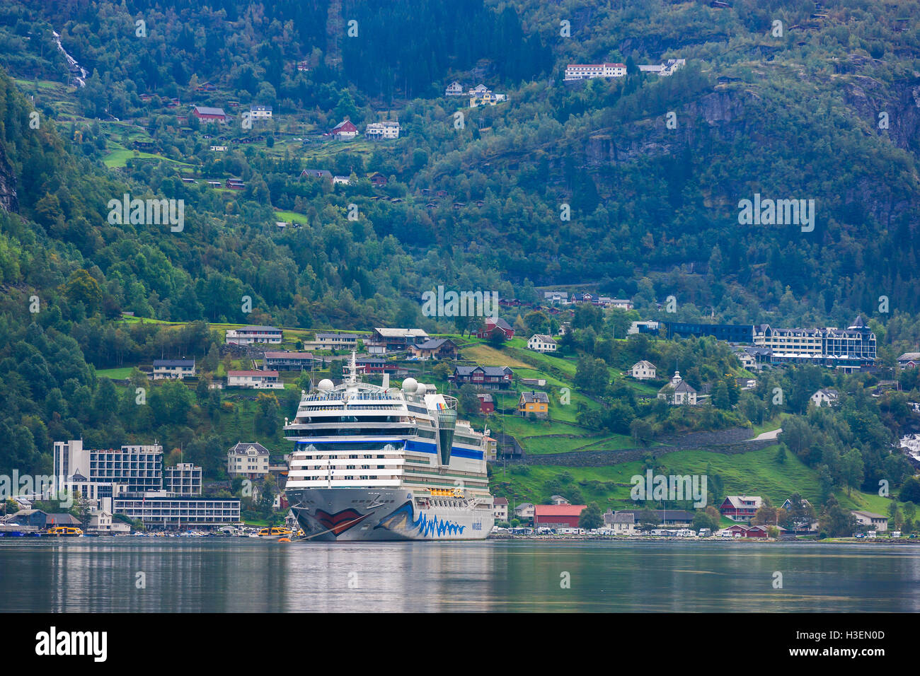 La croisière en sol aida le Geirangerfjord, Norvège Banque D'Images