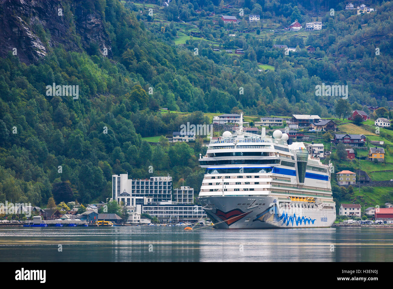 La croisière en sol aida le Geirangerfjord, Norvège Banque D'Images