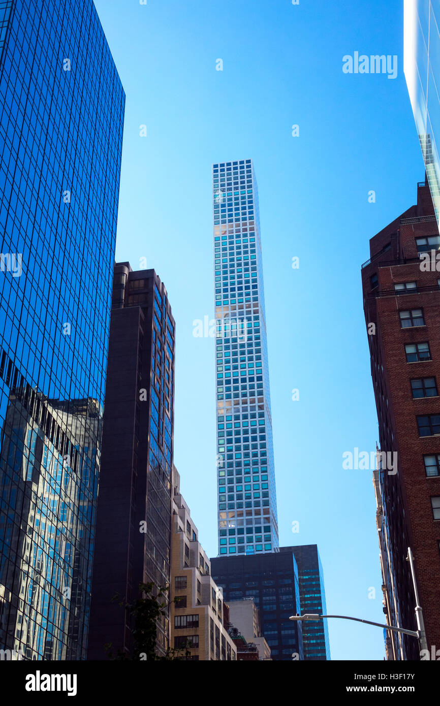 432 Park Avenue, un gratte-ciel de luxe supertall à Midtown Manhattan Banque D'Images