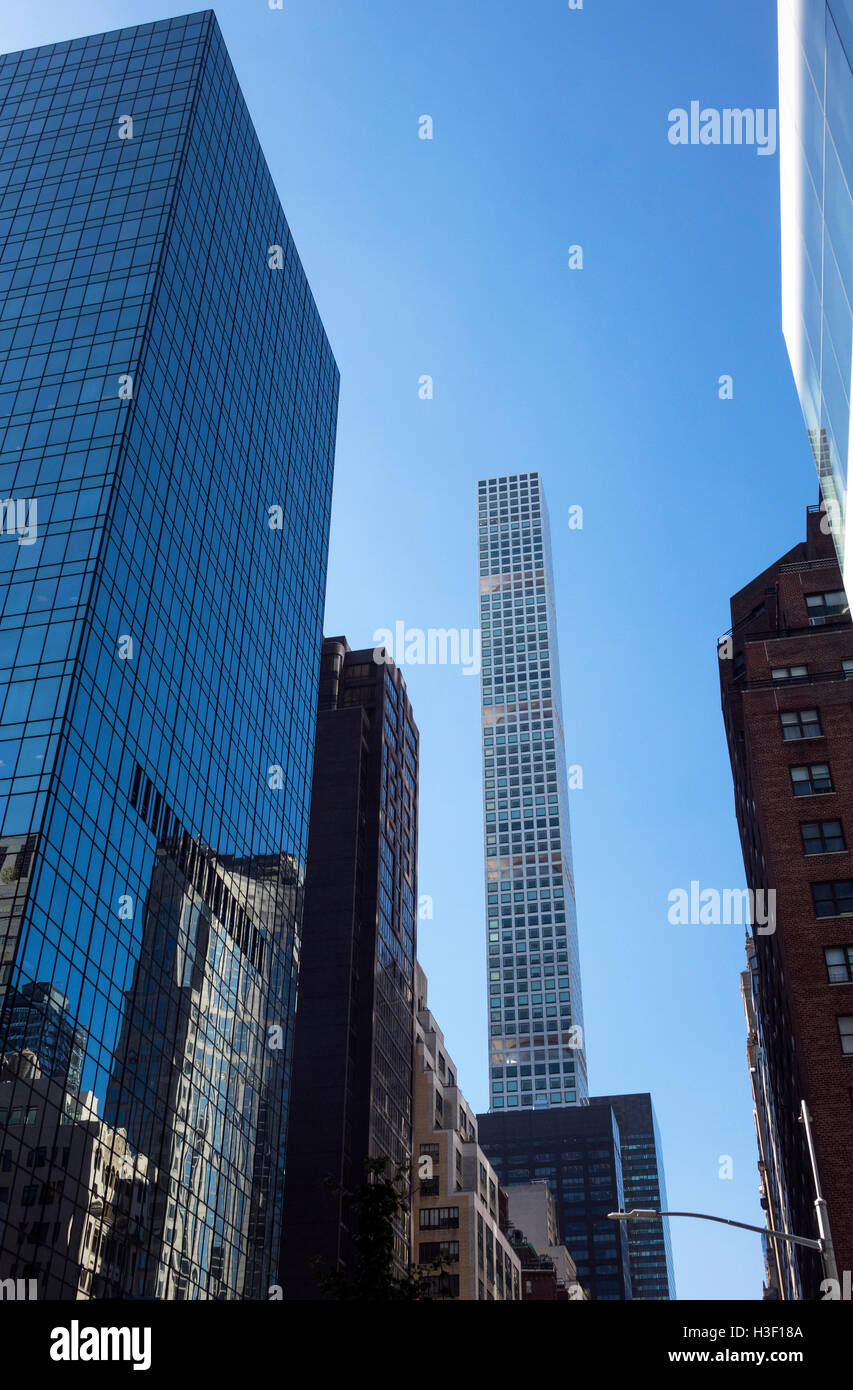 432 Park Avenue, un gratte-ciel de luxe supertall à Midtown Manhattan Banque D'Images