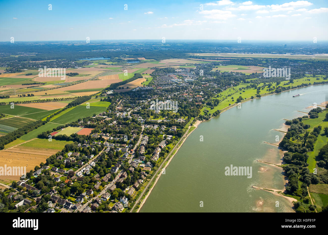 Vue aérienne de Kaiserswerth, sur le Rhin, Düsseldorf, Rhénanie-du-Nord - Westphalie, Allemagne, Antenne de l'Europe Banque D'Images