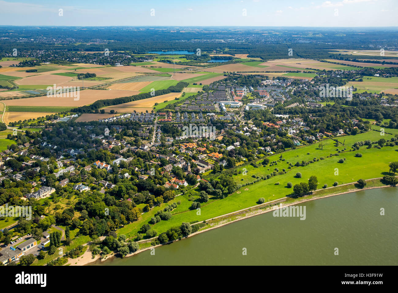 Vue aérienne de Kaiserswerth, sur le Rhin, Düsseldorf, Rhénanie-du-Nord - Westphalie, Allemagne, Antenne de l'Europe Banque D'Images