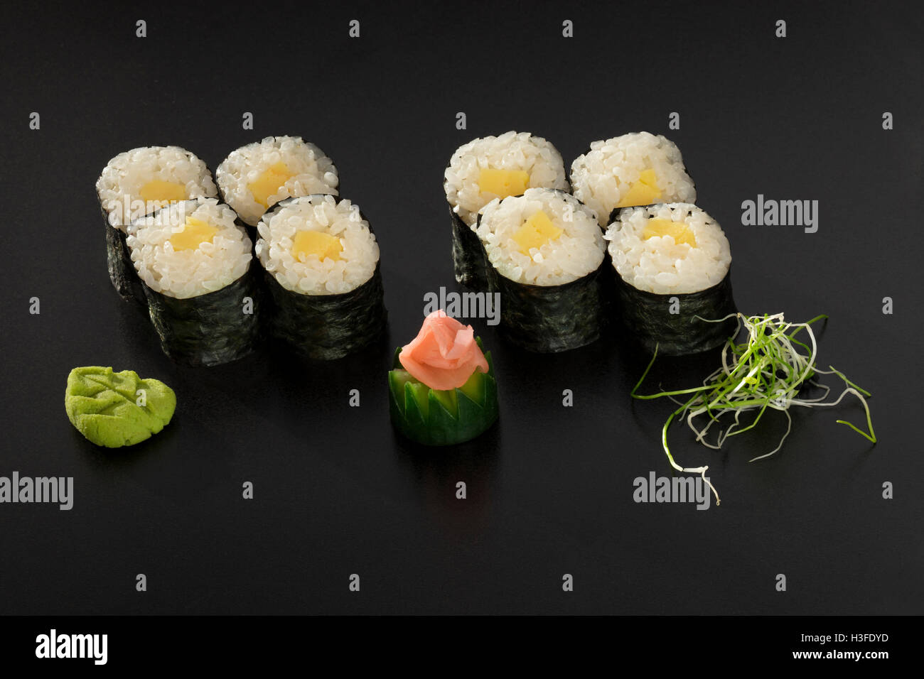 Ensemble de rouleaux de sushi japonais Banque D'Images