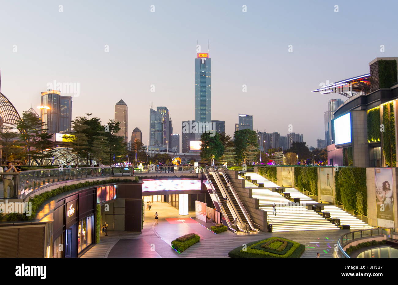 GUANGZHOU, CHINE - Sept 13, 2016 : la ville de Guangzhou vue paysage urbain moderne, la province de Guangdong, Chine Banque D'Images