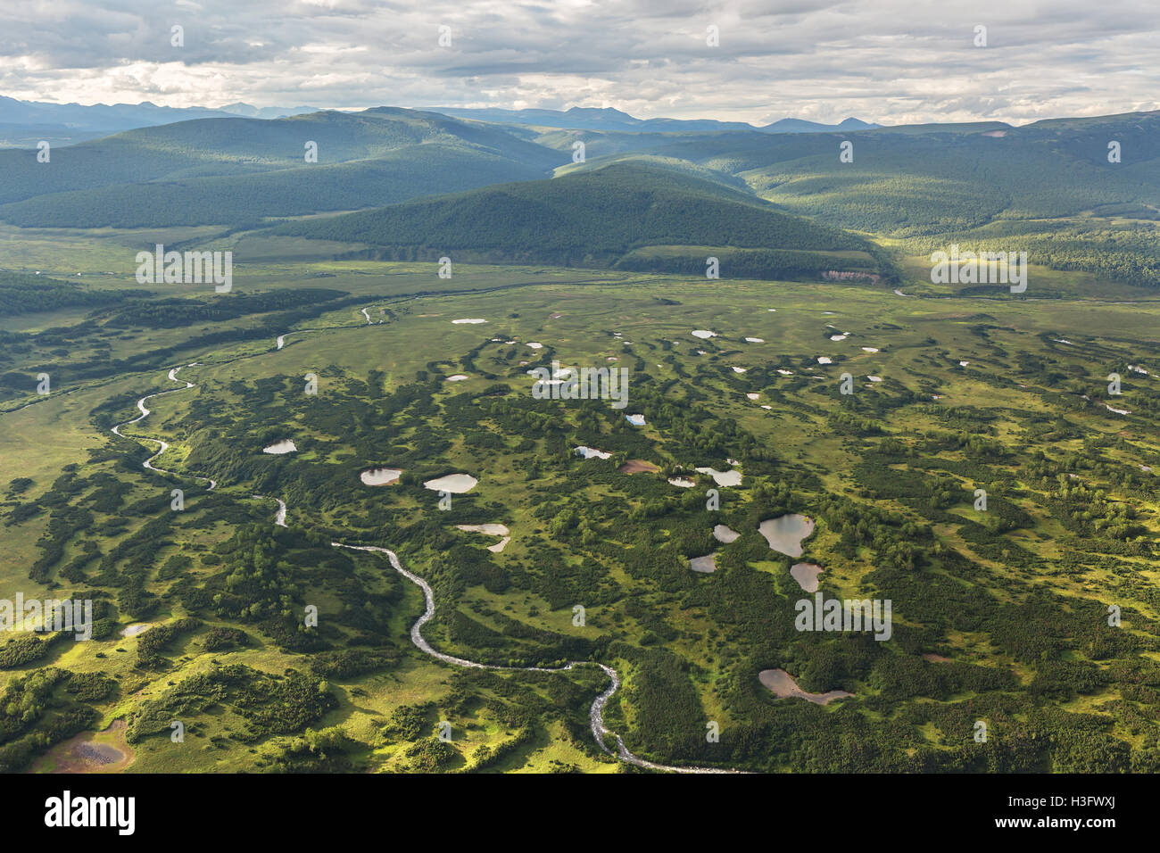 La réserve naturelle de Kronotsky sur la péninsule du Kamtchatka. Vue
