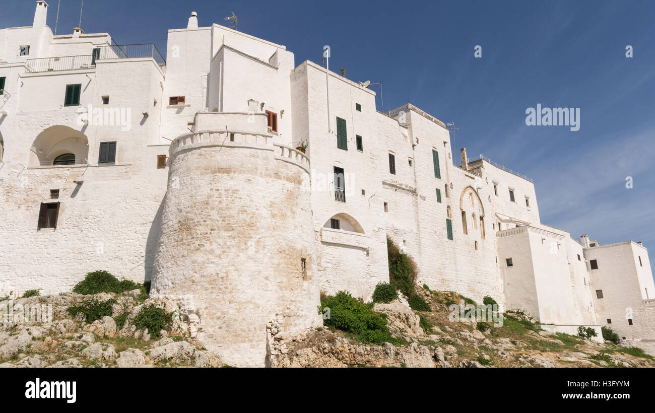 La ville blanche d'Ostuni en Italie du sud. Banque D'Images