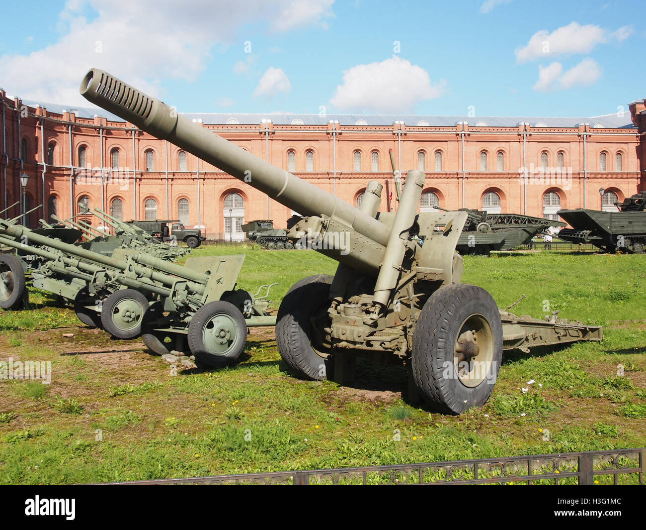 Гаубица пушка 152 mm (MЛ обр 1937 Главиый конструктор-20), орудия ФФ Петров Banque D'Images