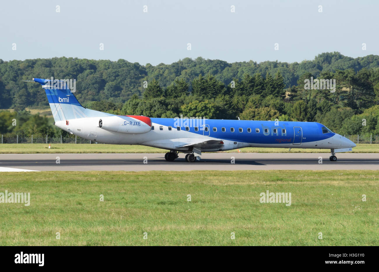 Embraer ERJ 145 (G-RJXE) de l'aéroport de Bristol à bmi regional, Angleterre 15Aug2016 requête arp Banque D'Images