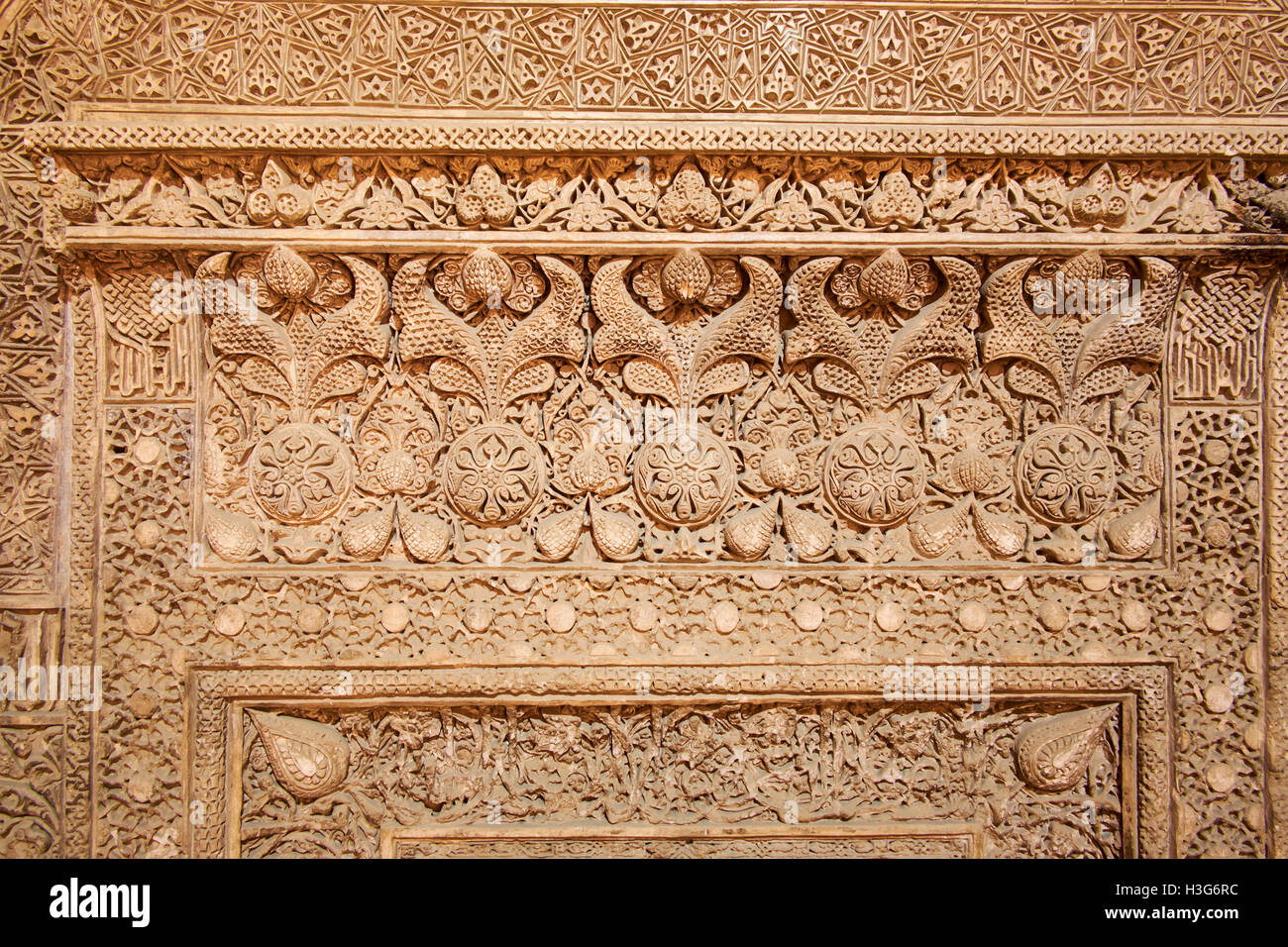 L'Iran, Ispahan, mosquée de vendredi, patrimoine mondial de l'UNESCO, le stuc mihrab Banque D'Images