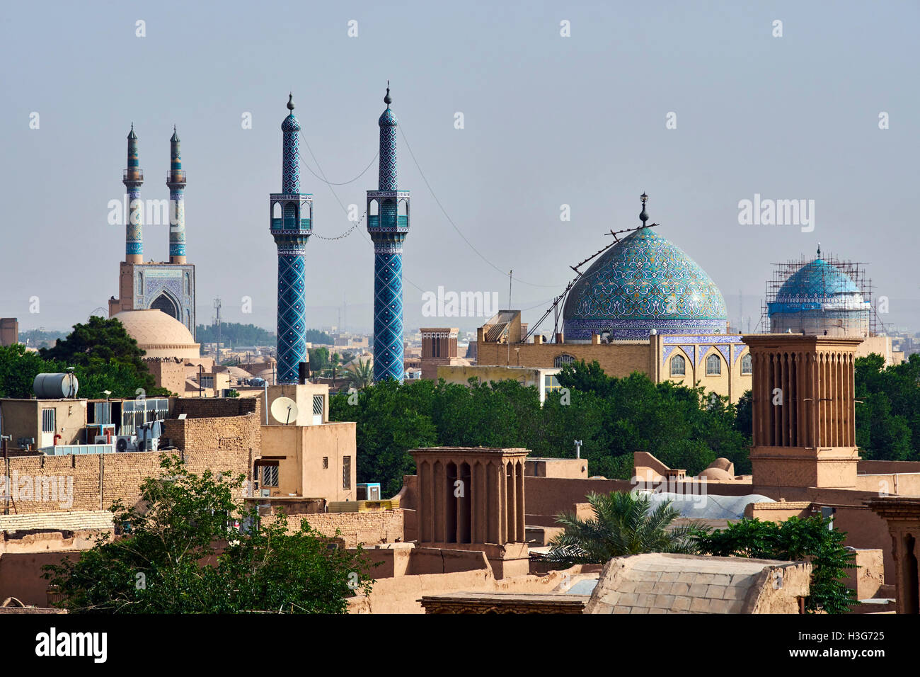 La province de Yazd, Iran, Yazd, mosquée de vendredi, paysage urbain, badgirs ou tours à vent Banque D'Images