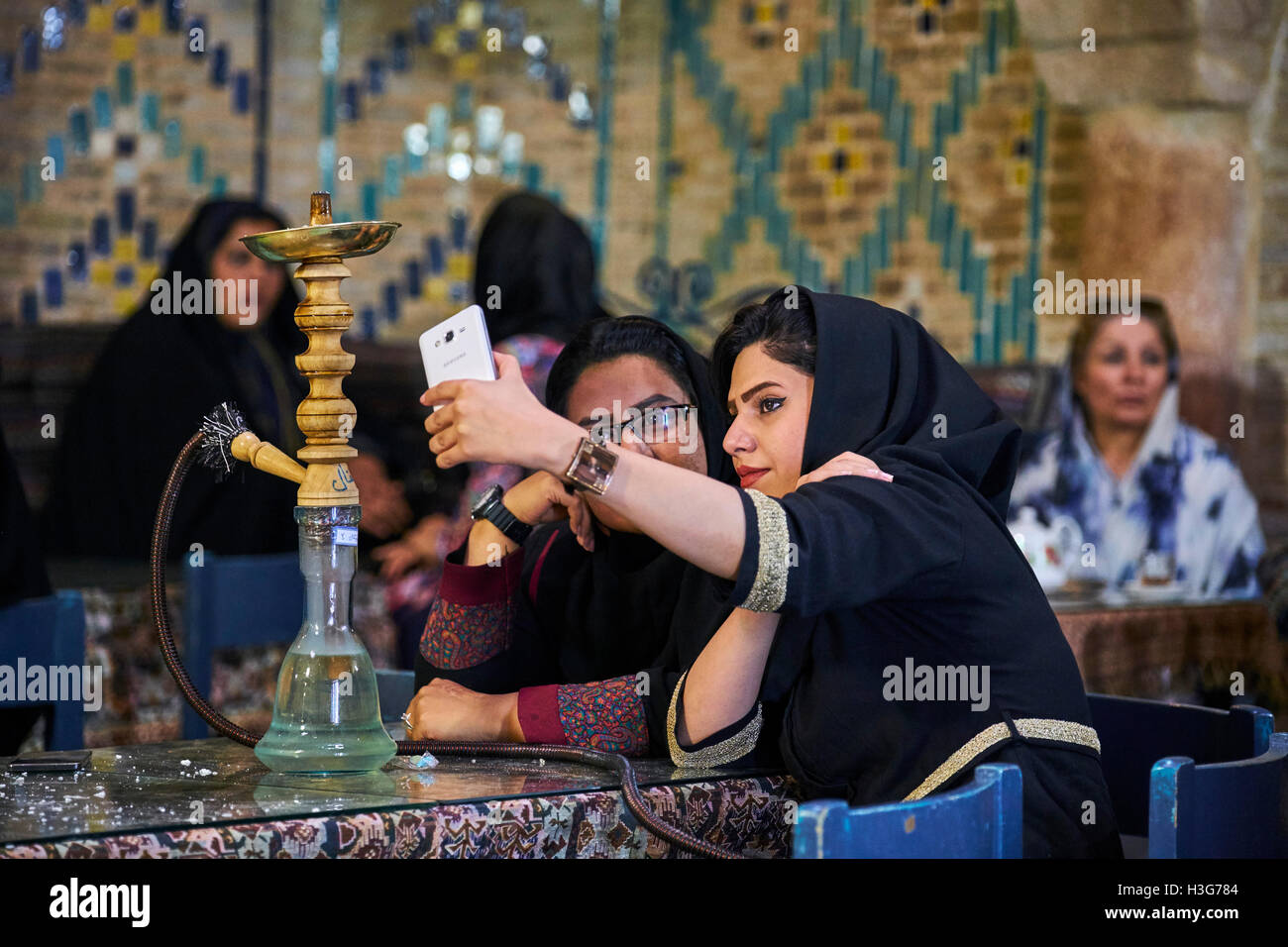 L'Iran, province de Kerman, Kerman, salon de thé, hammam Vakil selfies Banque D'Images