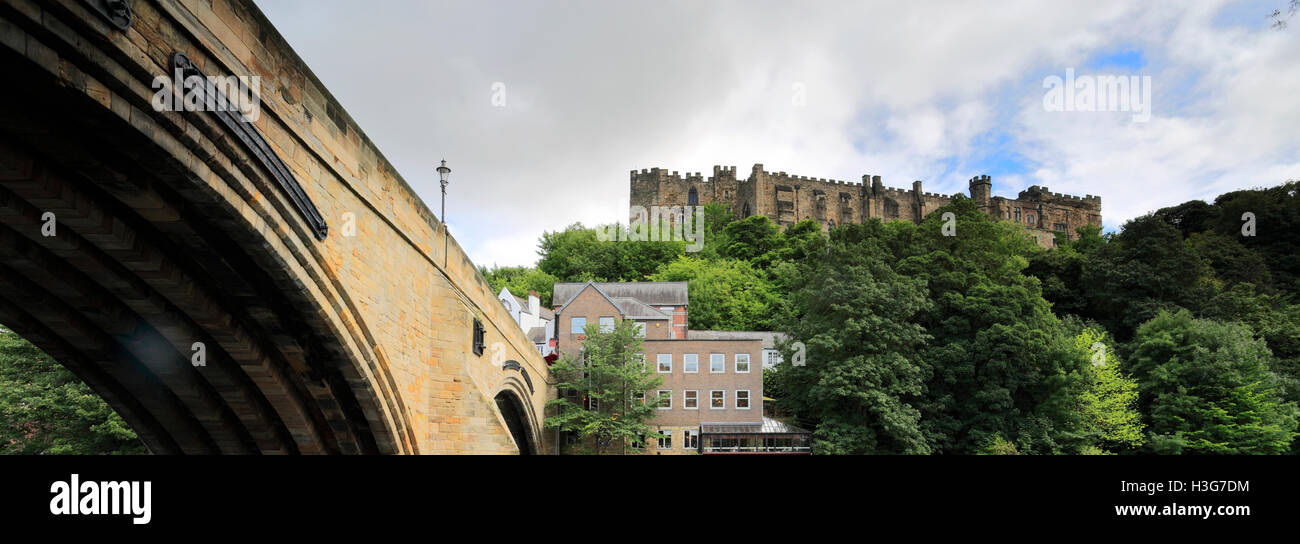 Vue d'été du château de Durham, Durham City, County Durham, Angleterre. Banque D'Images