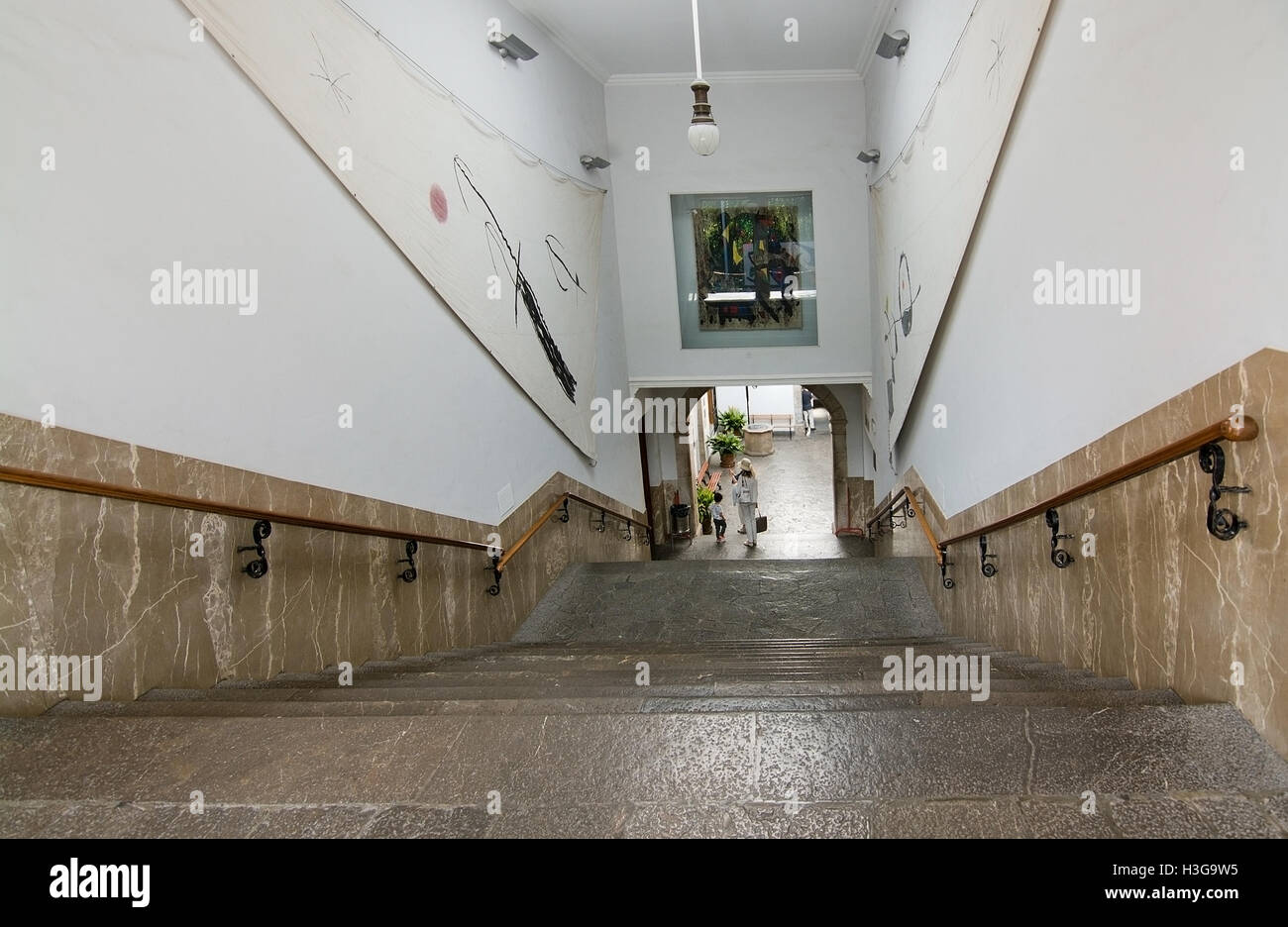 Gare escaliers avec des gens sur une journée ensoleillée, Soller, Majorque. Banque D'Images