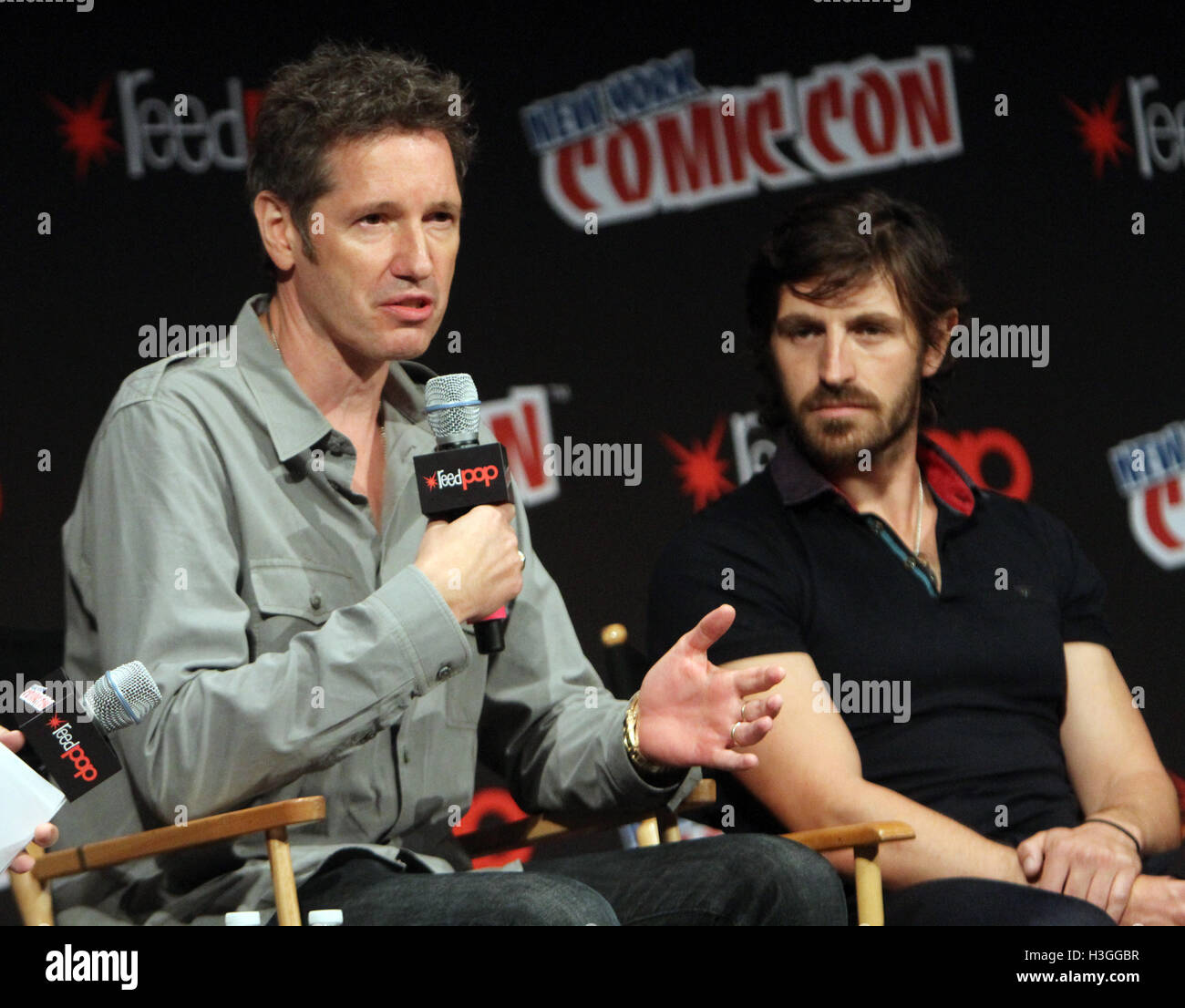 NEW YORK, NY-Octobre 07:Paul Anderson, Eoin Macken ComicCon à 2016 : Resident Evil : The Final chapter de bord au Madison Square Garden de New York.07 octobre 2016. Credit:RW/MediaPunch MediaPunch Crédit : Inc/Alamy Live News Banque D'Images