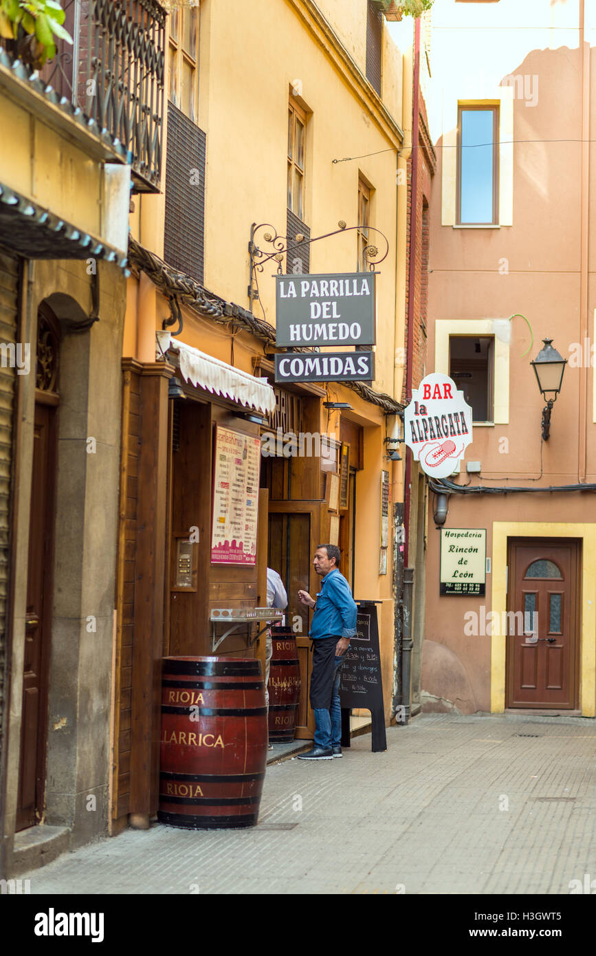 LEON - Espagne - 16 octobre 2016 : un typique Barrio Humedo (humide), dans le centre historique de la ville de Leon, Sp Banque D'Images