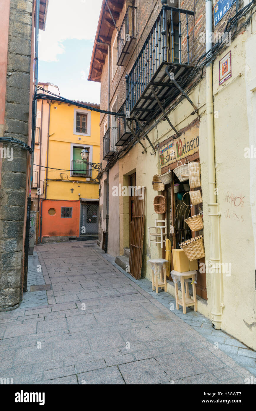 LEON - Espagne - 16 octobre 2016 : un typique Barrio Humedo (humide), dans le centre historique de la ville de Leon, Sp Banque D'Images