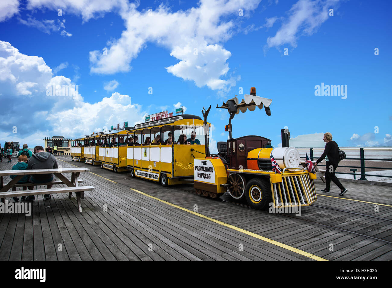 Le train se tenait sur le Quai Southport Ray Boswell Banque D'Images