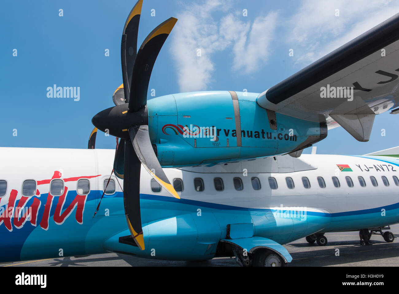 Portvila, Vanuatu - 27 septembre 2016 : Air Vanuatu ATR 72-500 et de l'hélice d'avion à aile aéroport Portvila Banque D'Images