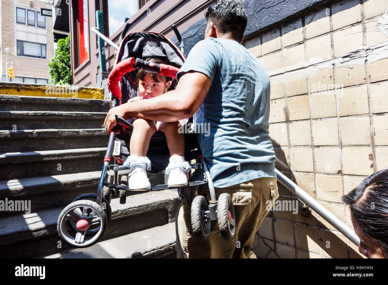 New York City, NY NYC, Manhattan, métro, station, sortie, escaliers escalier, MTA, transports en commun, Asiatiques immigrants ethniques minori Banque D'Images