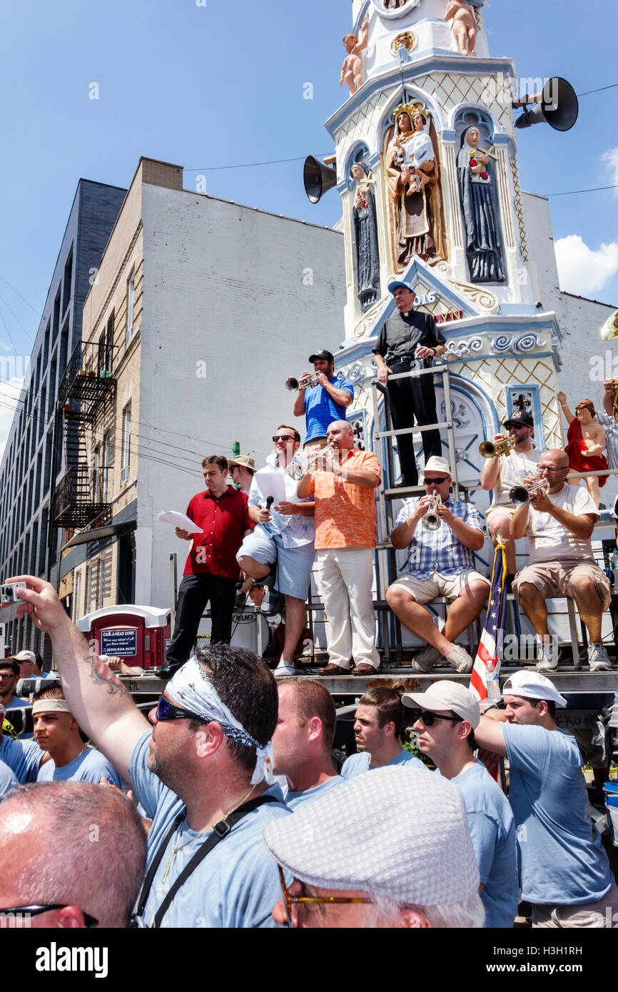 New York City, NY NYC Brooklyn, Williamsburg, quartier italien, Our Lady of Mount Carmel Feast Day, festival religieux, foire de rue, tradition, Old Timer' Banque D'Images