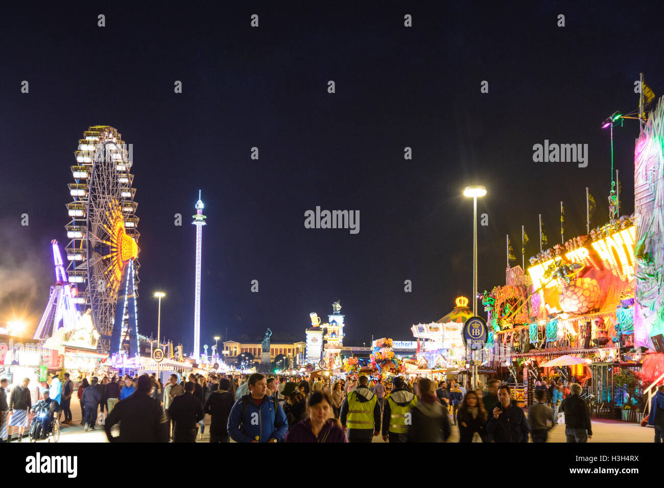 München, Munich : la bière Oktoberfest : manèges, grande roue, Bavaria statue, Oberbayern, Upper Bavaria, Bayern, Bavaria, Germany Banque D'Images