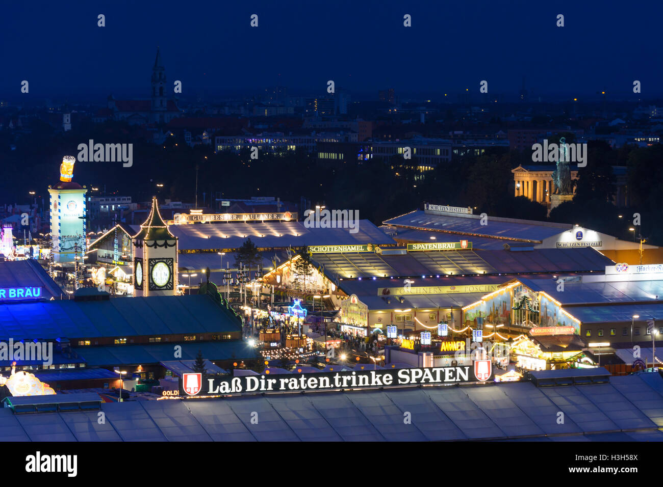 München, Munich : la bière Oktoberfest : vue, tente à bière, Bavaria statue, Oberbayern, Upper Bavaria, Bayern, Bavière, Allemagne Banque D'Images