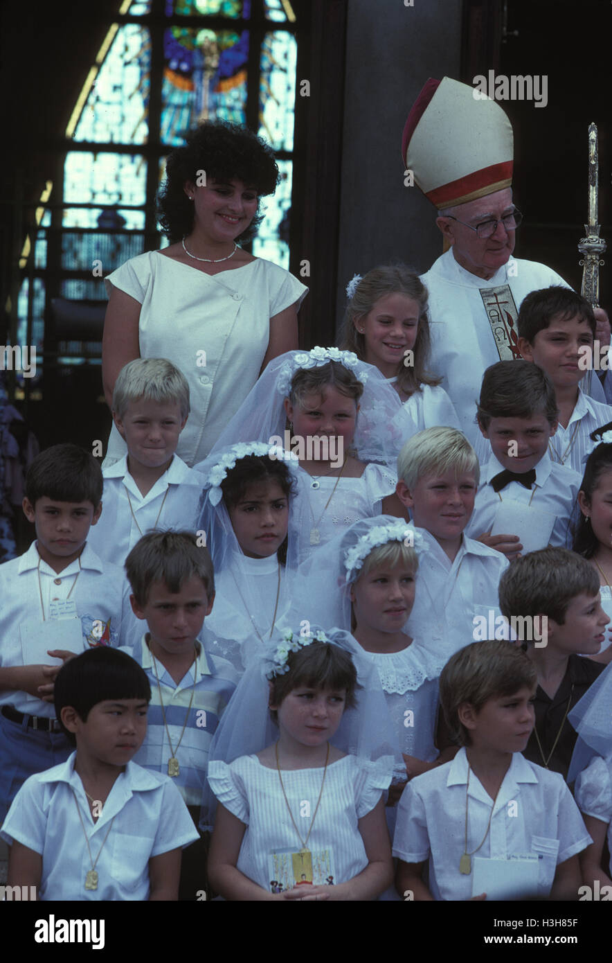 Enfants à la première Communion. Banque D'Images