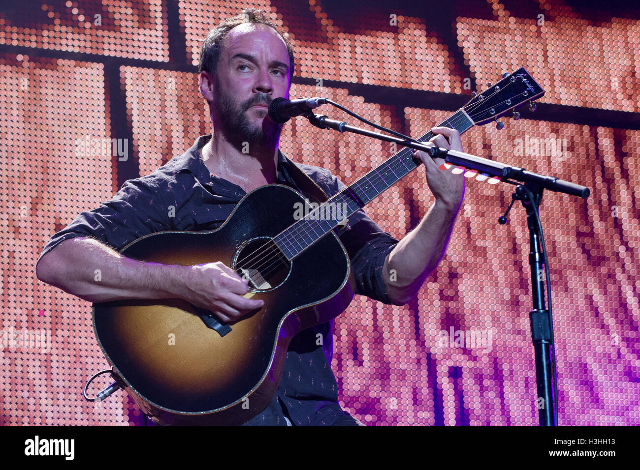 Dave Matthews effectue avec Tim Reynolds en 2016 à l'aide agricole Jeffy Lube Live in Bristow, VA 17 Septembre 2016 Banque D'Images