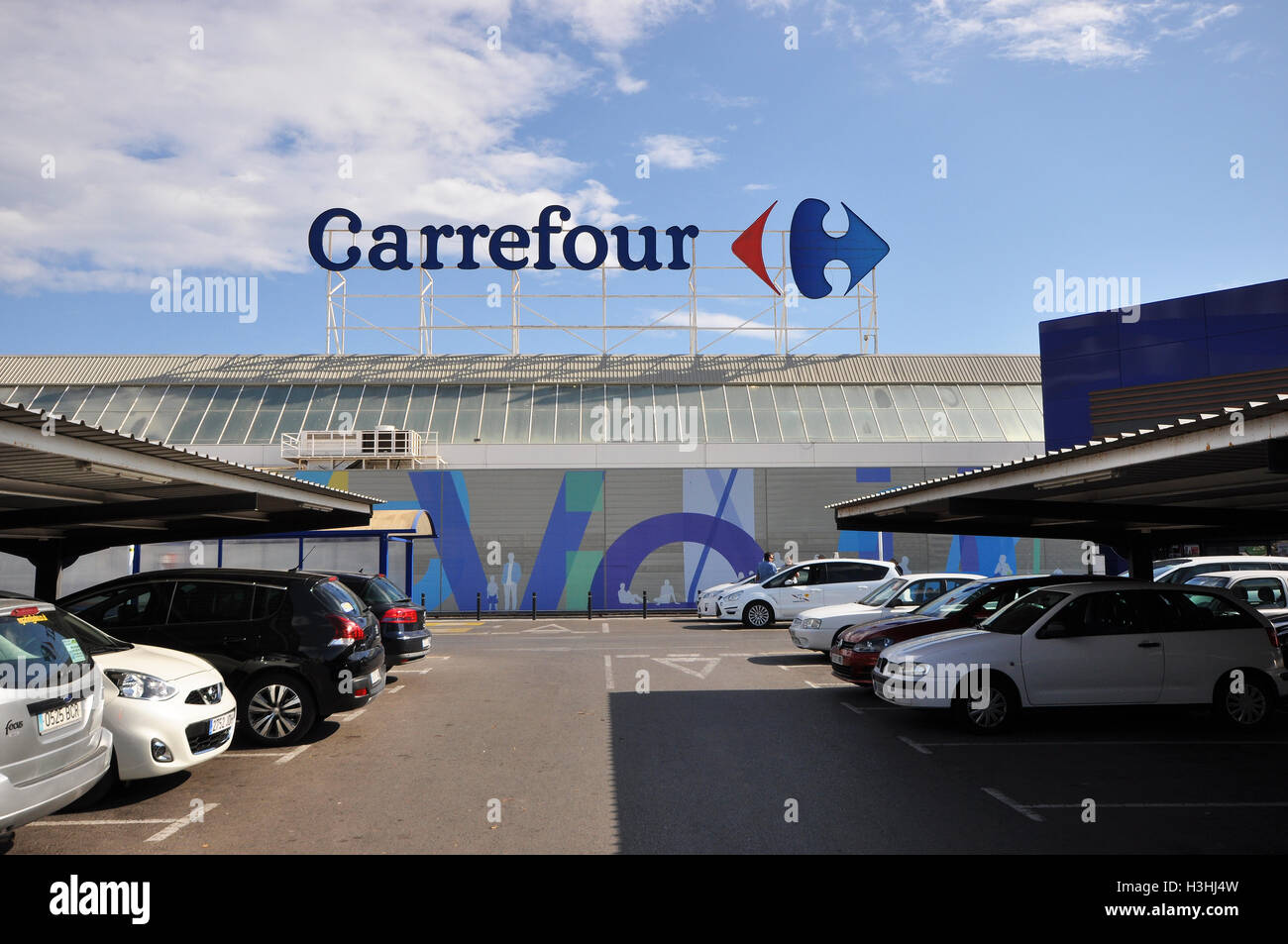 Carrefour S.A. est une multinationale française basée à détaillant Boulogne  Billancourt, France. Ce magasin est en Espagne Photo Stock - Alamy